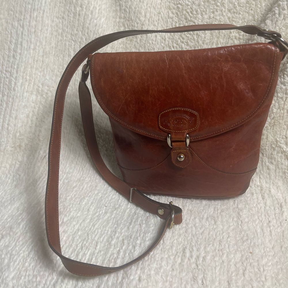 Oroton Vintage leather Tan bucket style crossbody bag gold tone accent.. - Picture 9 of 16
